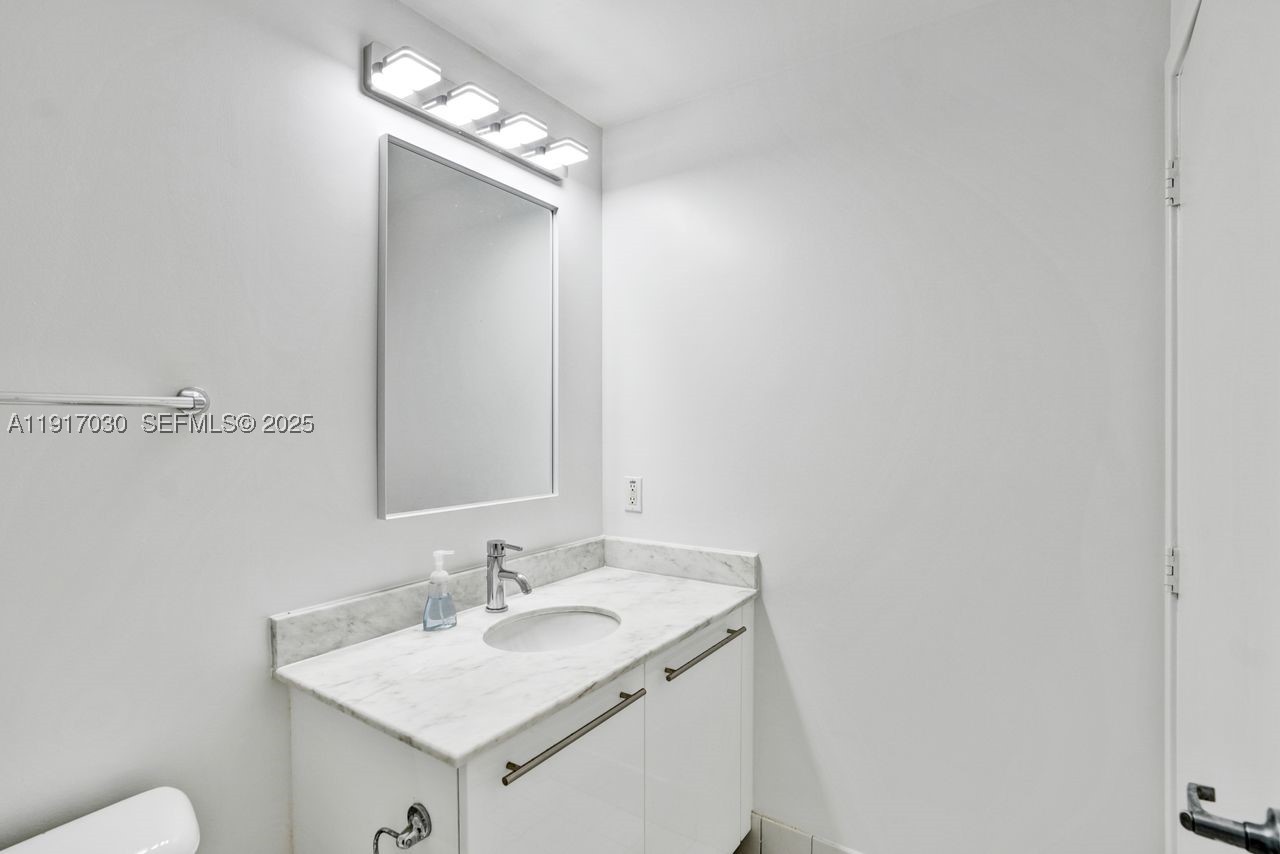 888 Biscayne Blvd #2904, Miami FL 33132