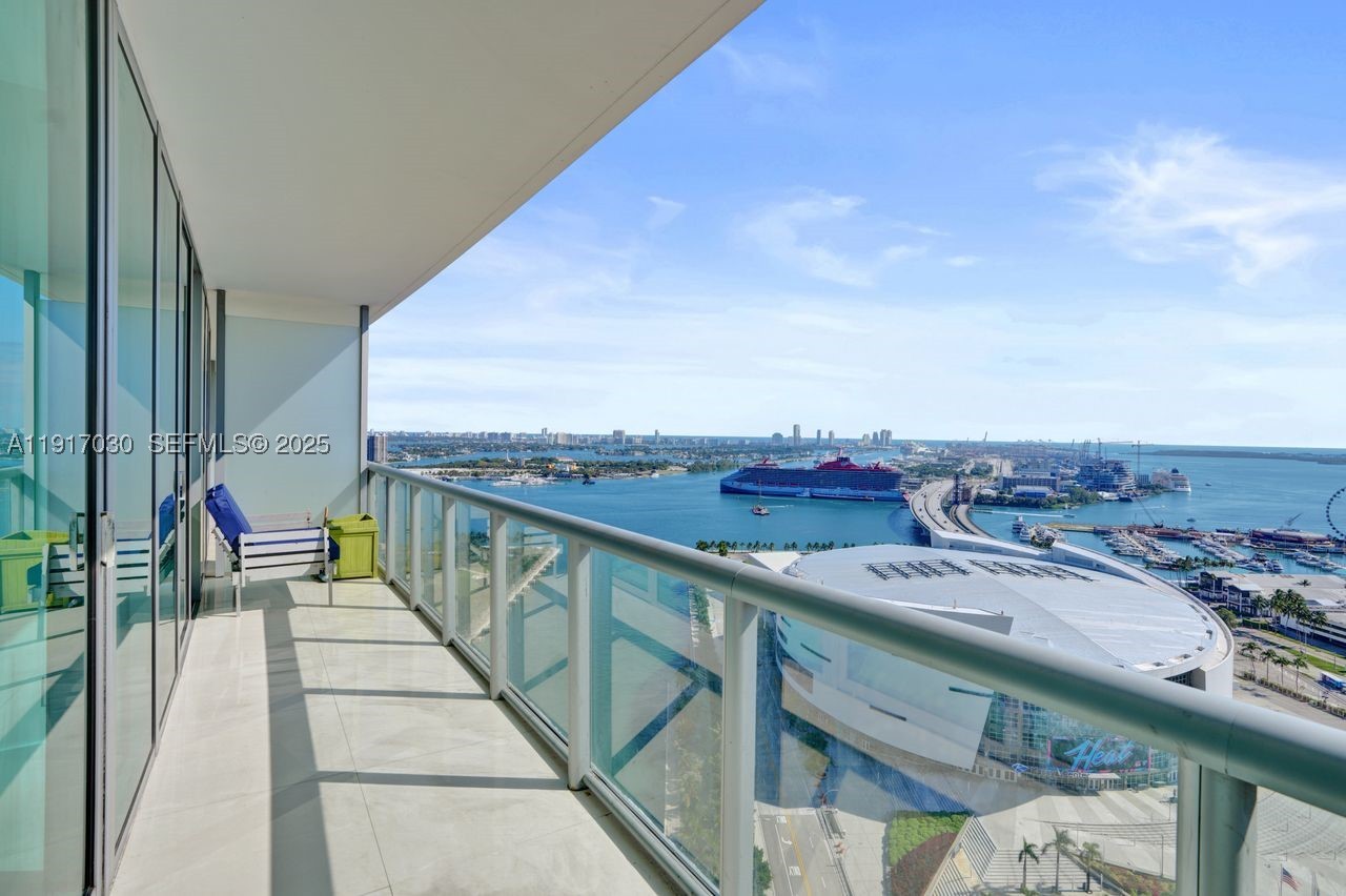 888 Biscayne Blvd #2904, Miami FL 33132