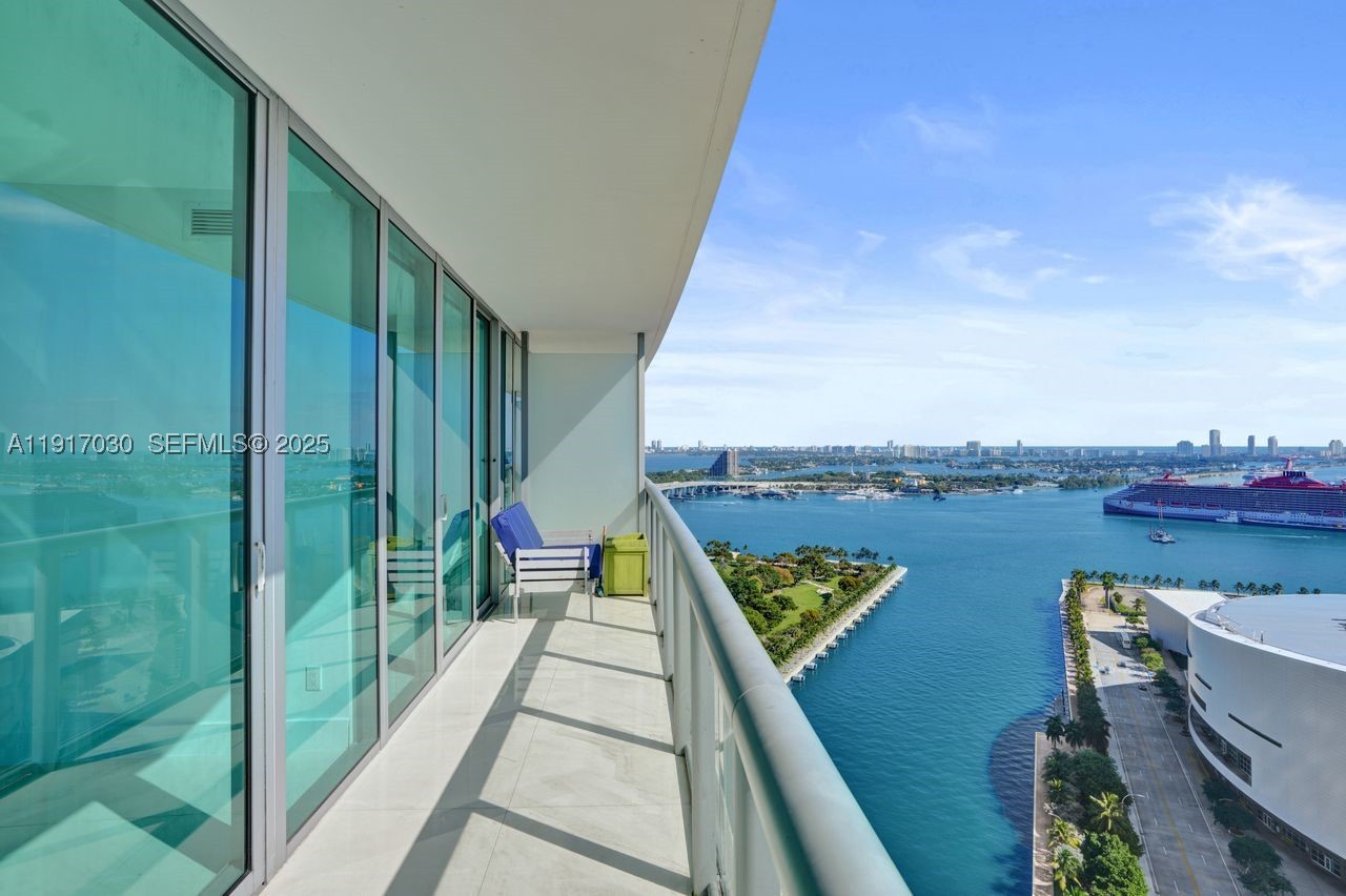 888 Biscayne Blvd #2904, Miami FL 33132