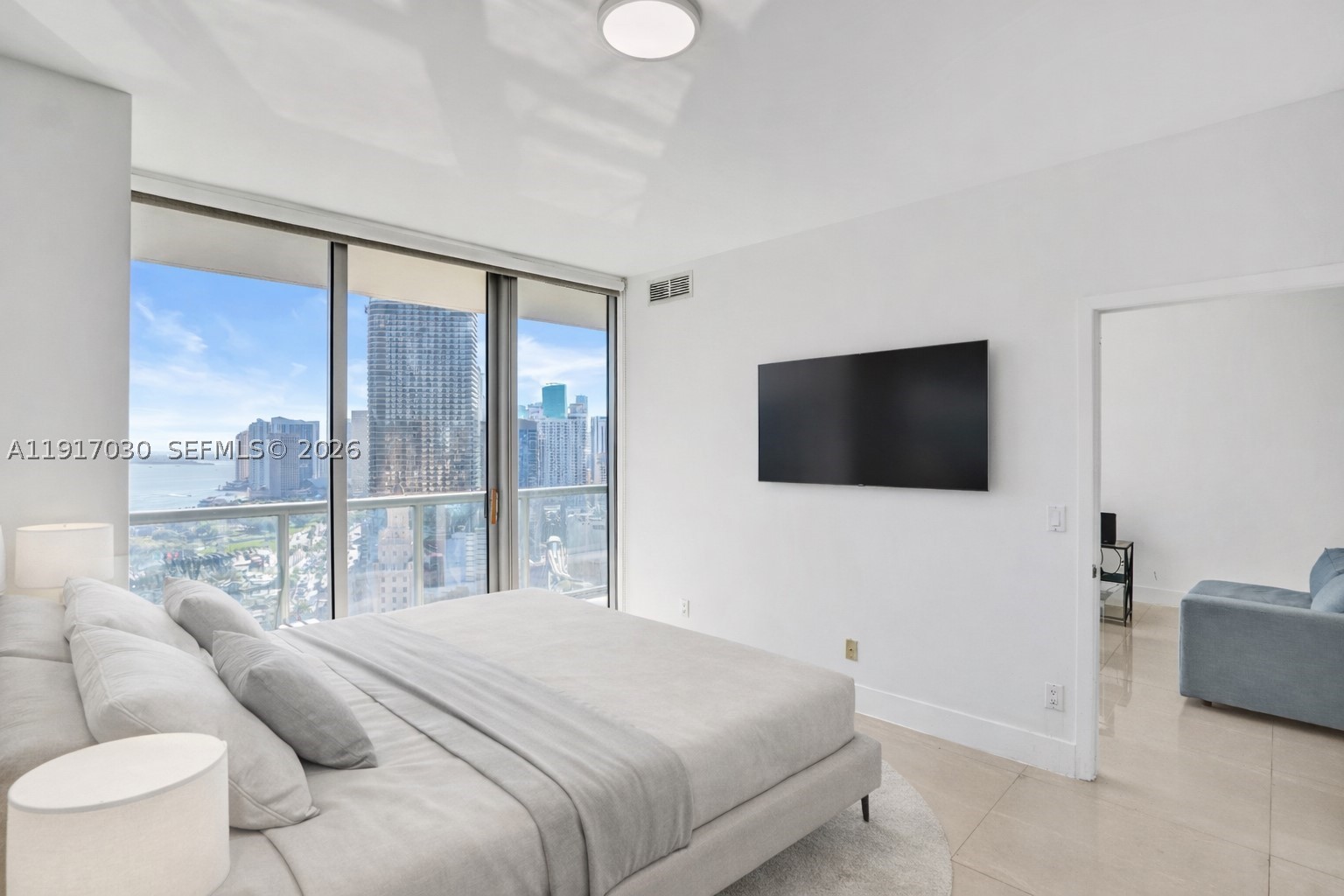 888 Biscayne Blvd #2904, Miami FL 33132