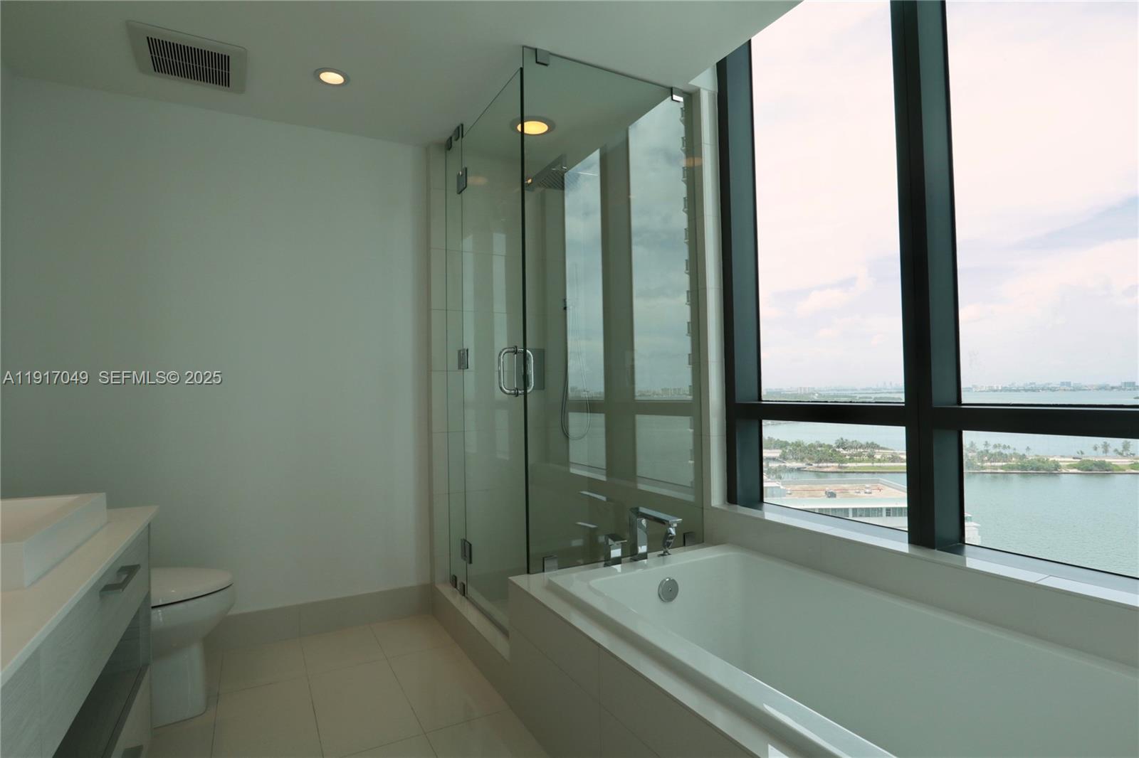 650 NE 32 #1207, Miami FL 33137