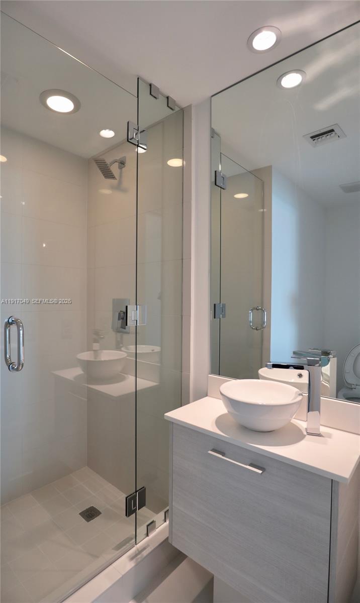 650 NE 32 #1207, Miami FL 33137