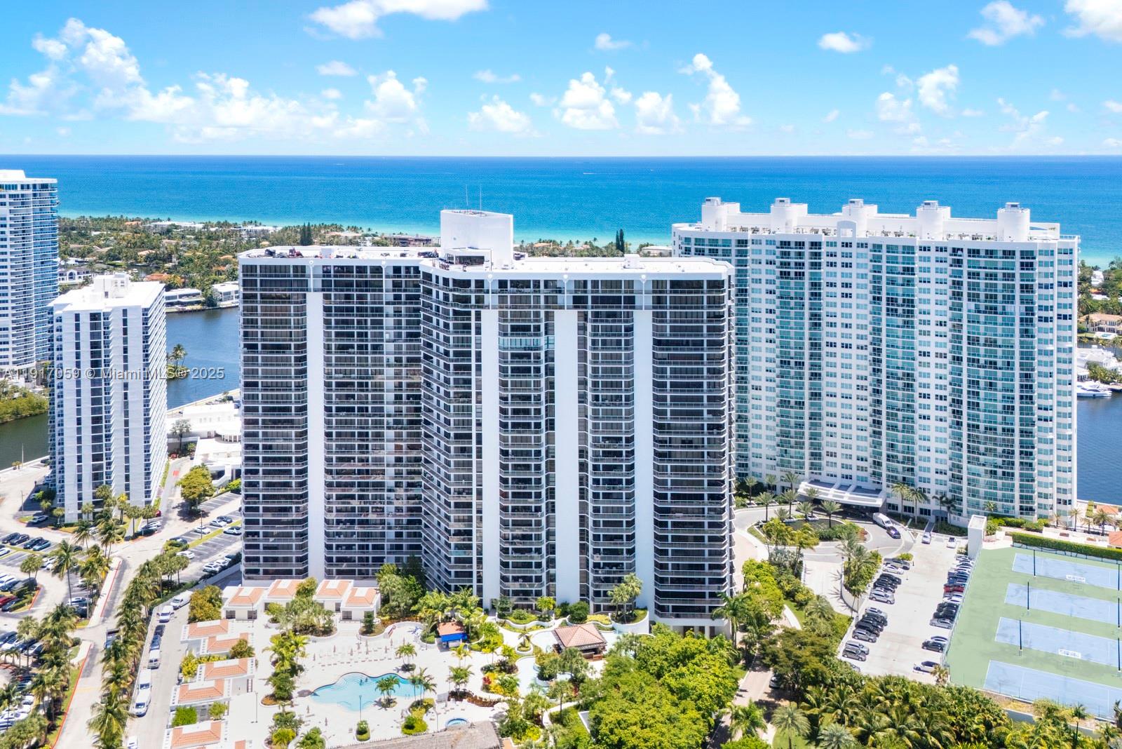 20281 E Country Club Dr #1009, Aventura FL 33180