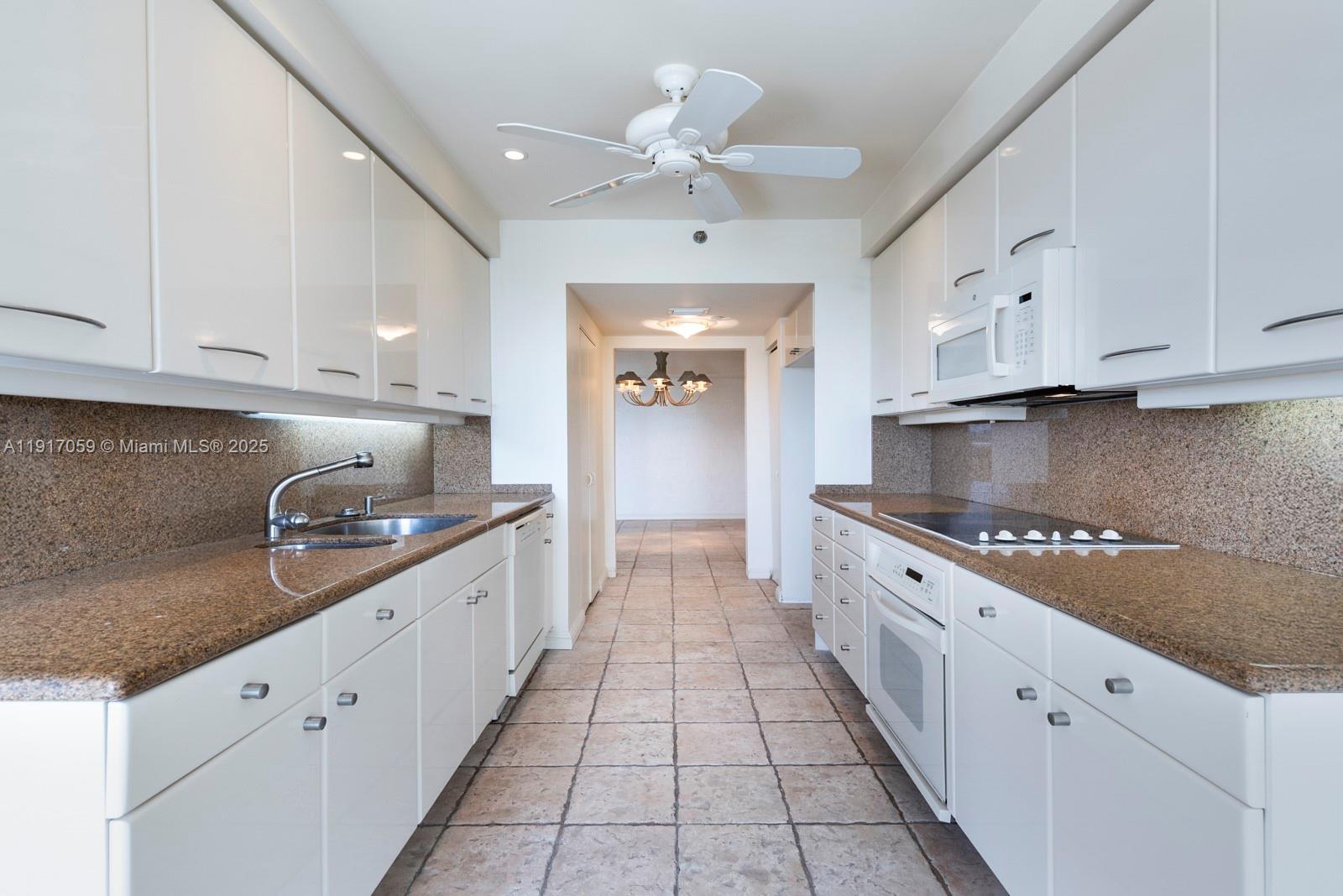 20281 E Country Club Dr #1009, Aventura FL 33180