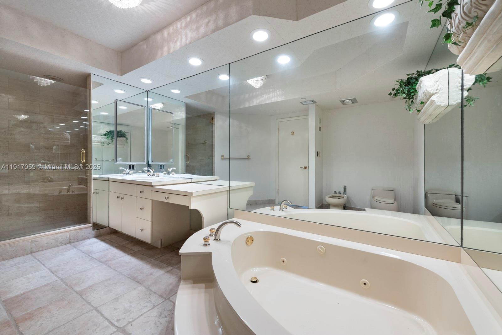 20281 E Country Club Dr #1009, Aventura FL 33180