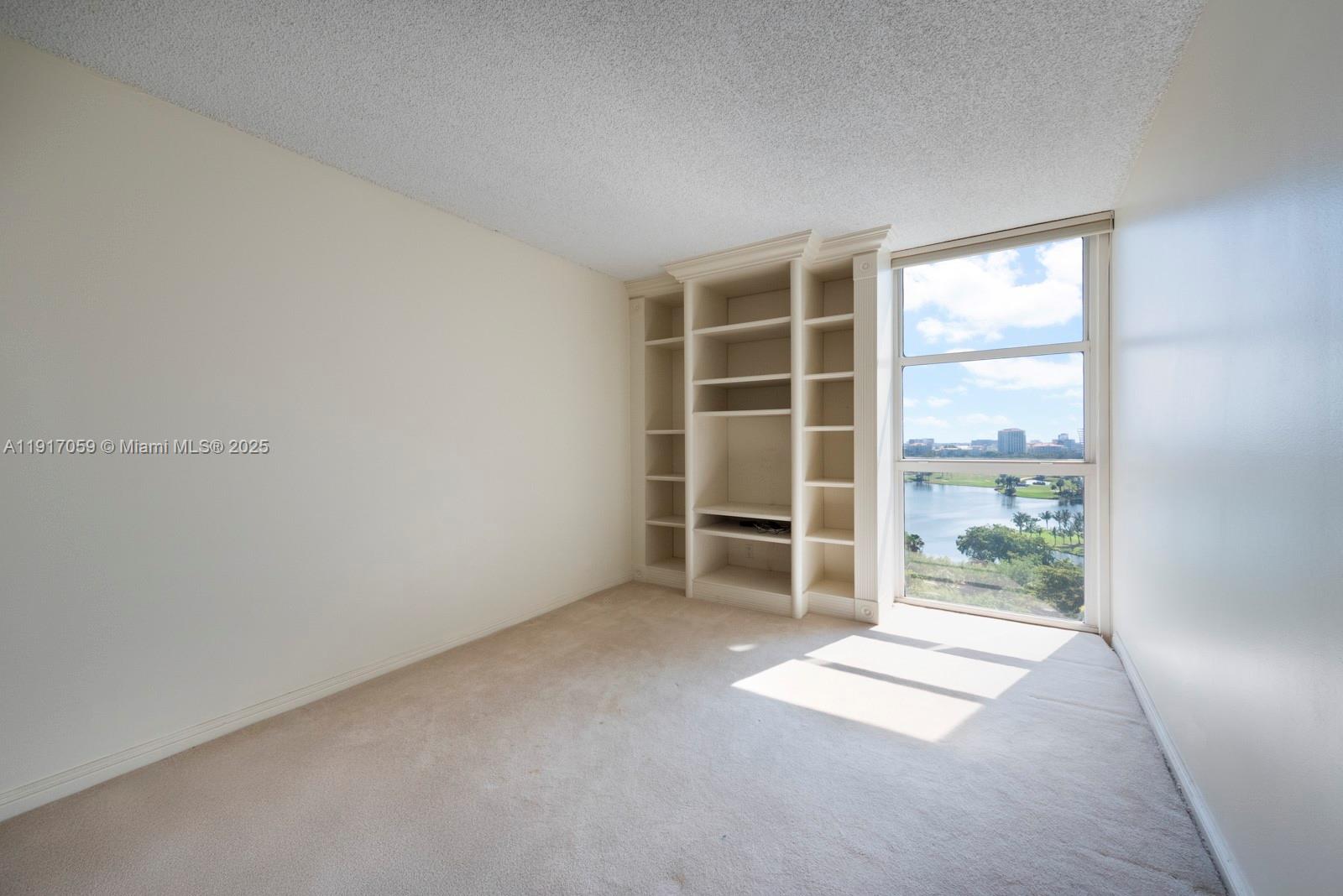 20281 E Country Club Dr #1009, Aventura FL 33180