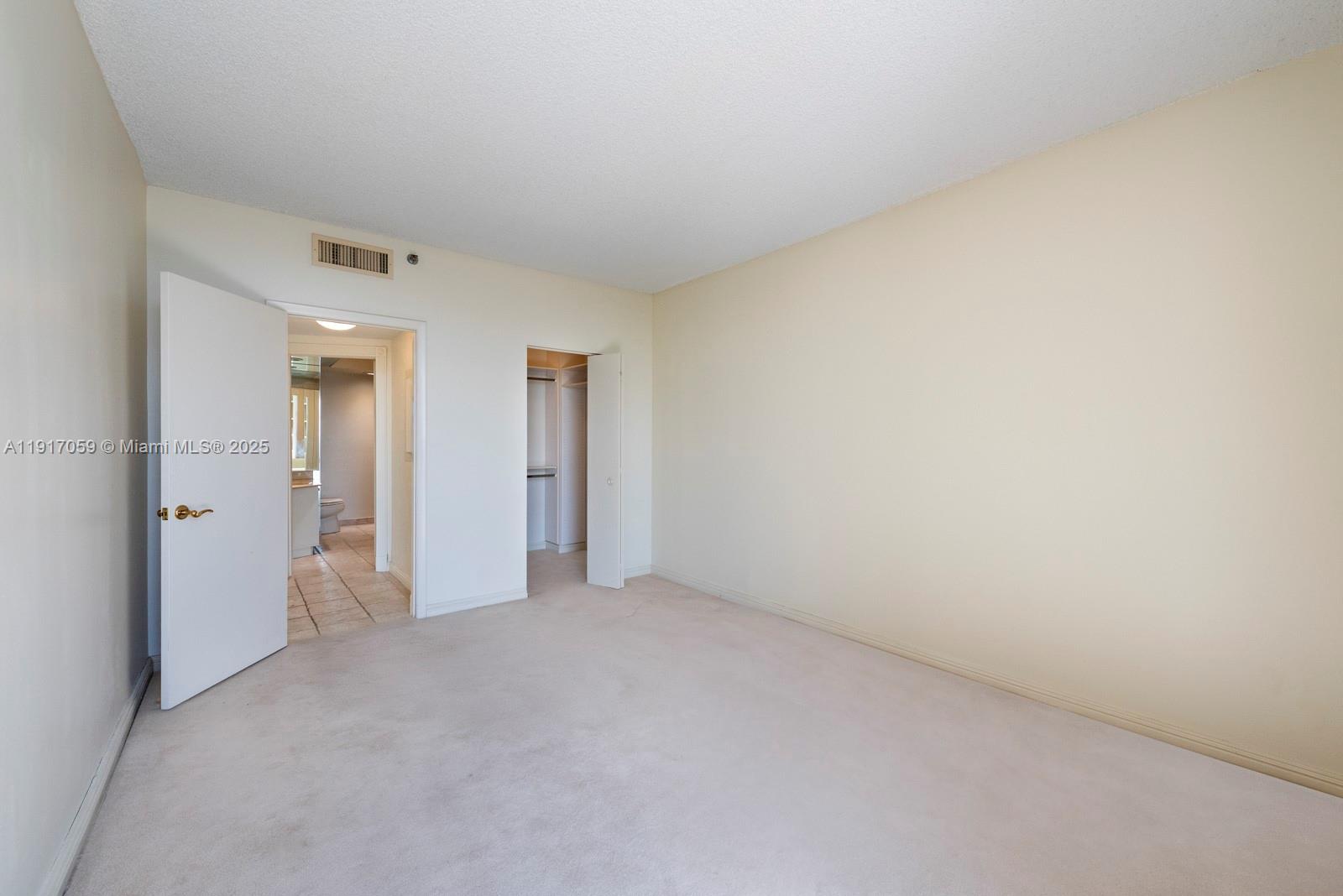 20281 E Country Club Dr #1009, Aventura FL 33180