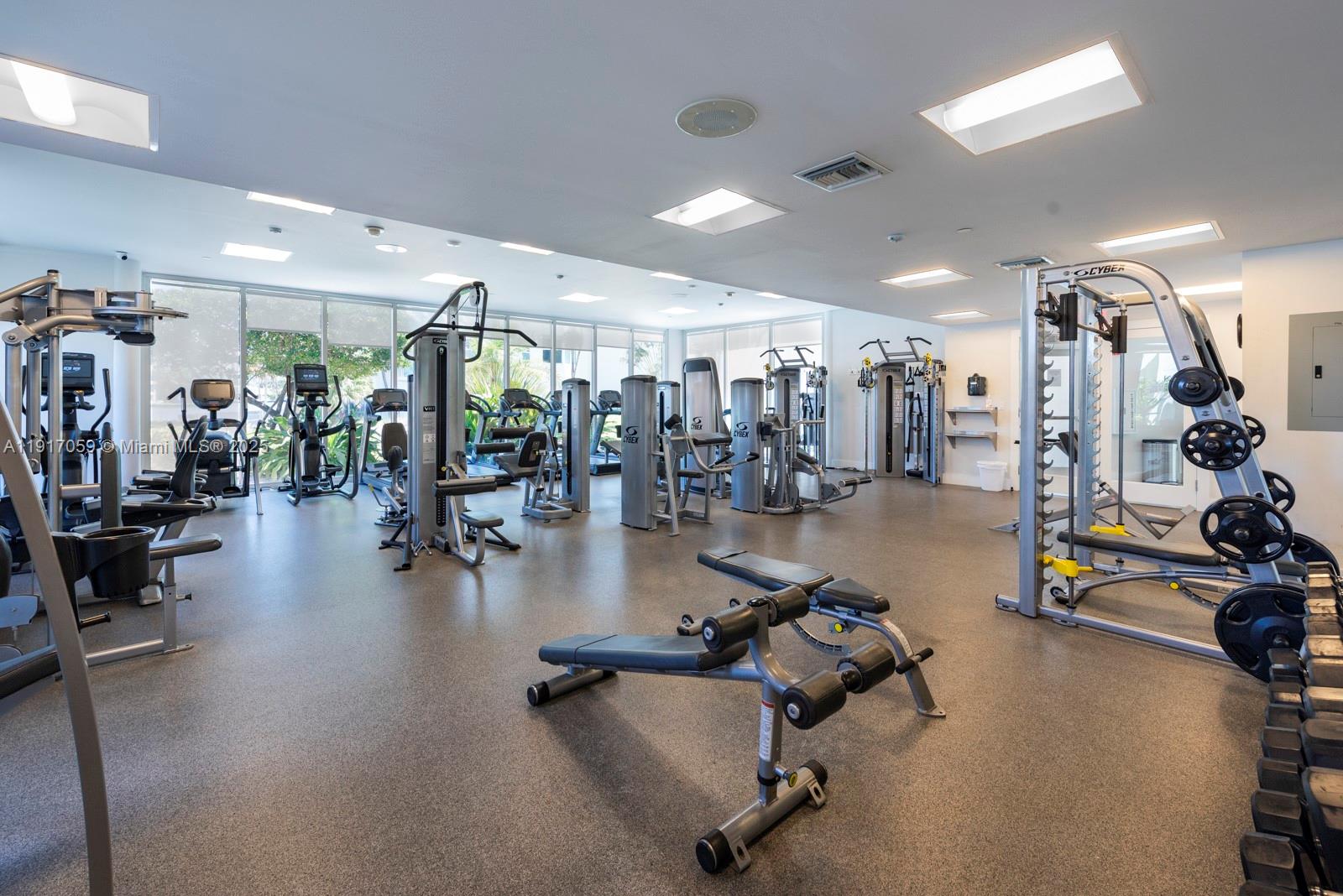 20281 E Country Club Dr #1009, Aventura FL 33180
