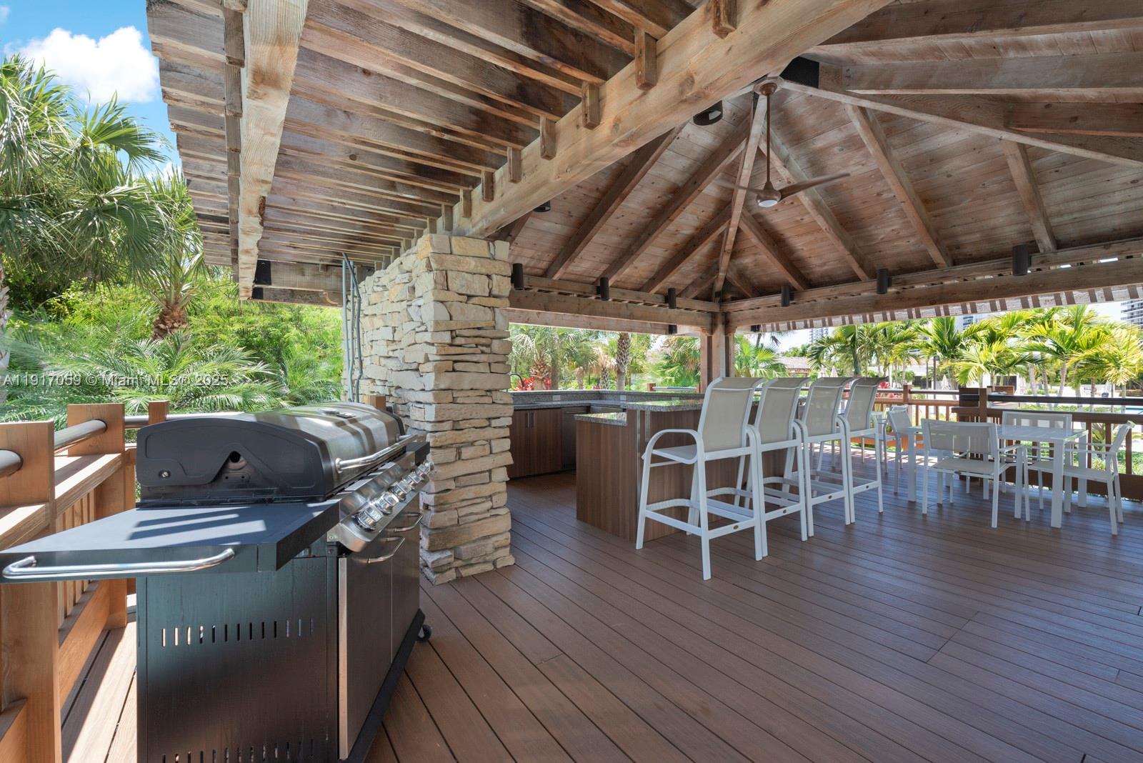 20281 E Country Club Dr #1009, Aventura FL 33180