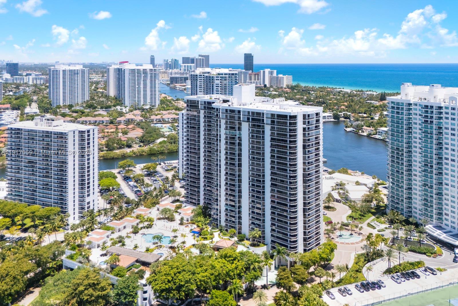 20281 E Country Club Dr #1009, Aventura FL 33180
