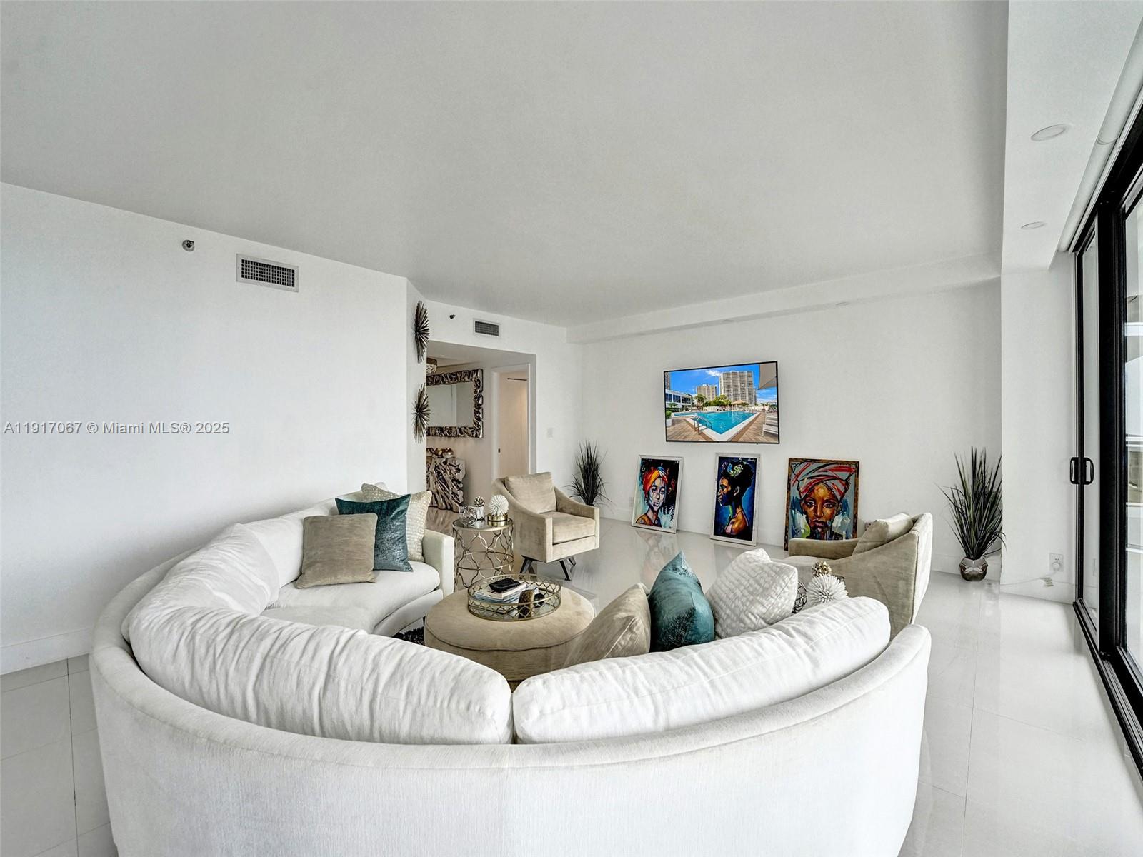 20281 E Country Club Dr #1114, Aventura FL 33180