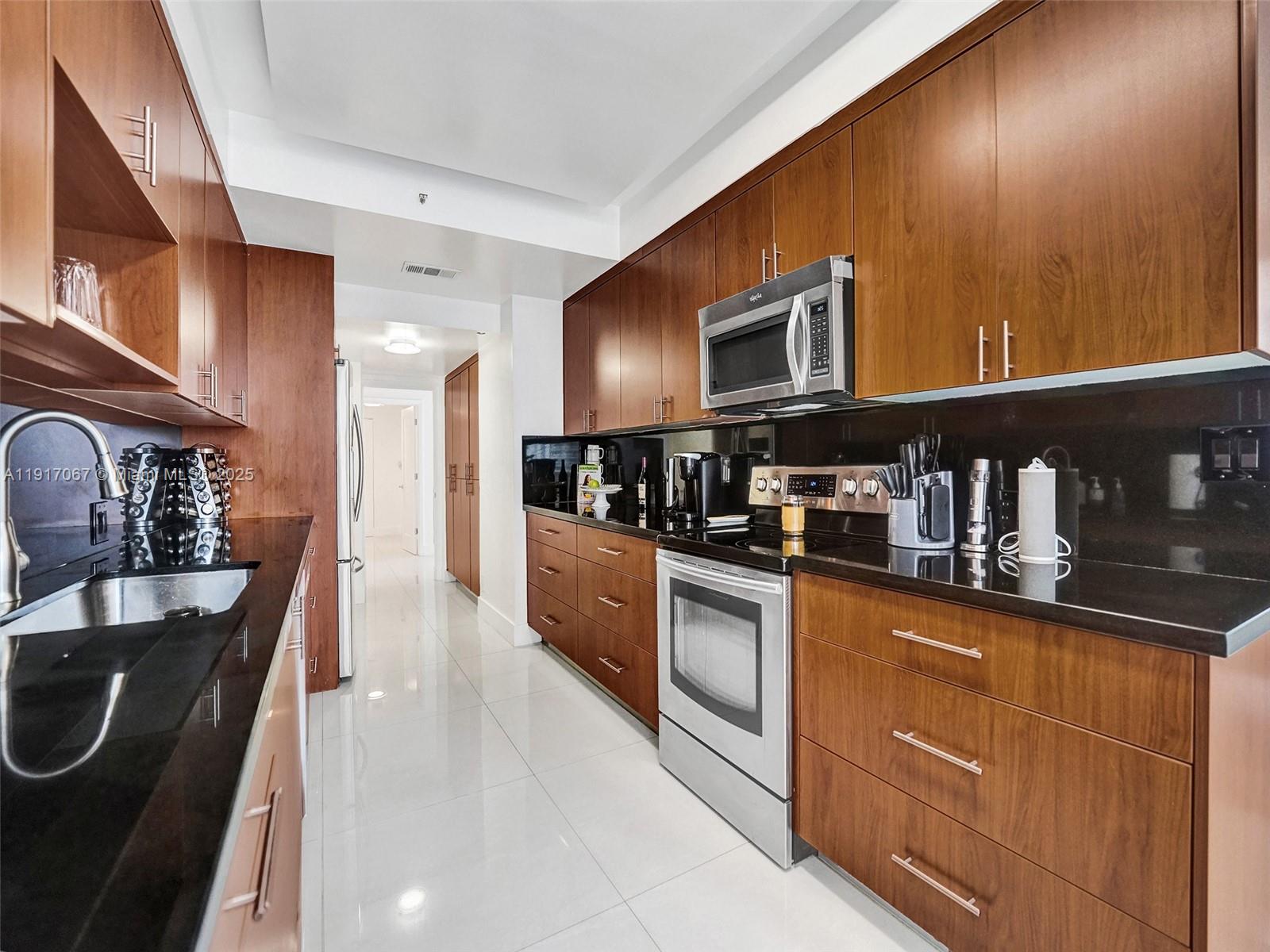 20281 E Country Club Dr #1114, Aventura FL 33180