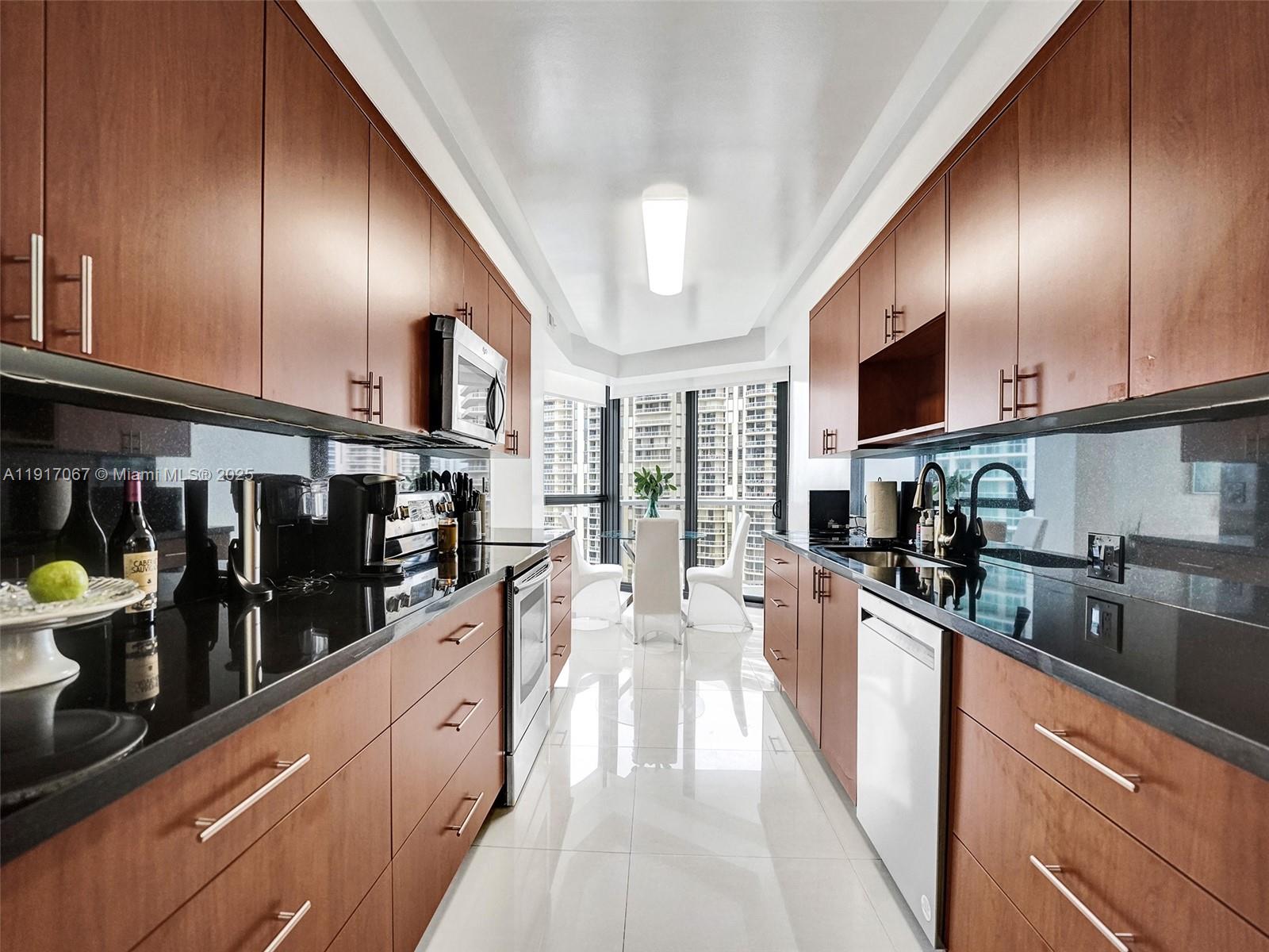 20281 E Country Club Dr #1114, Aventura FL 33180