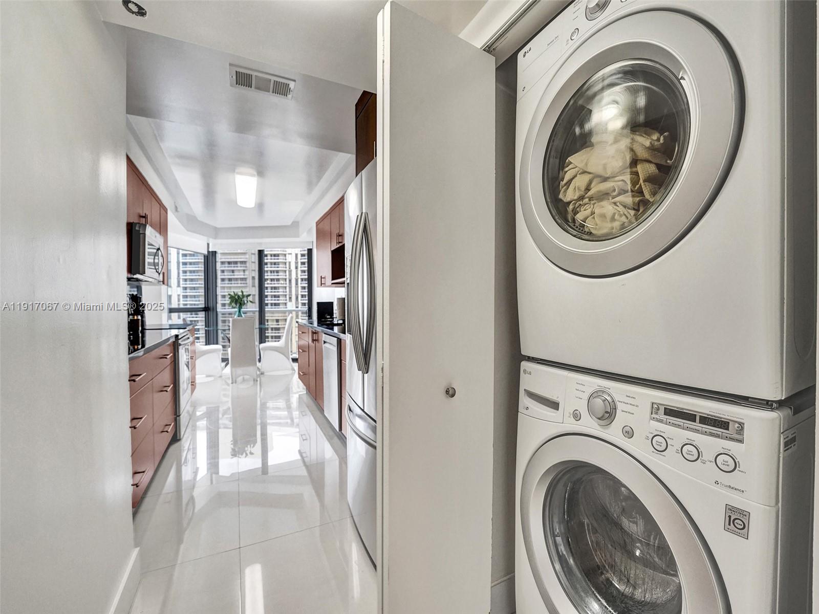 20281 E Country Club Dr #1114, Aventura FL 33180