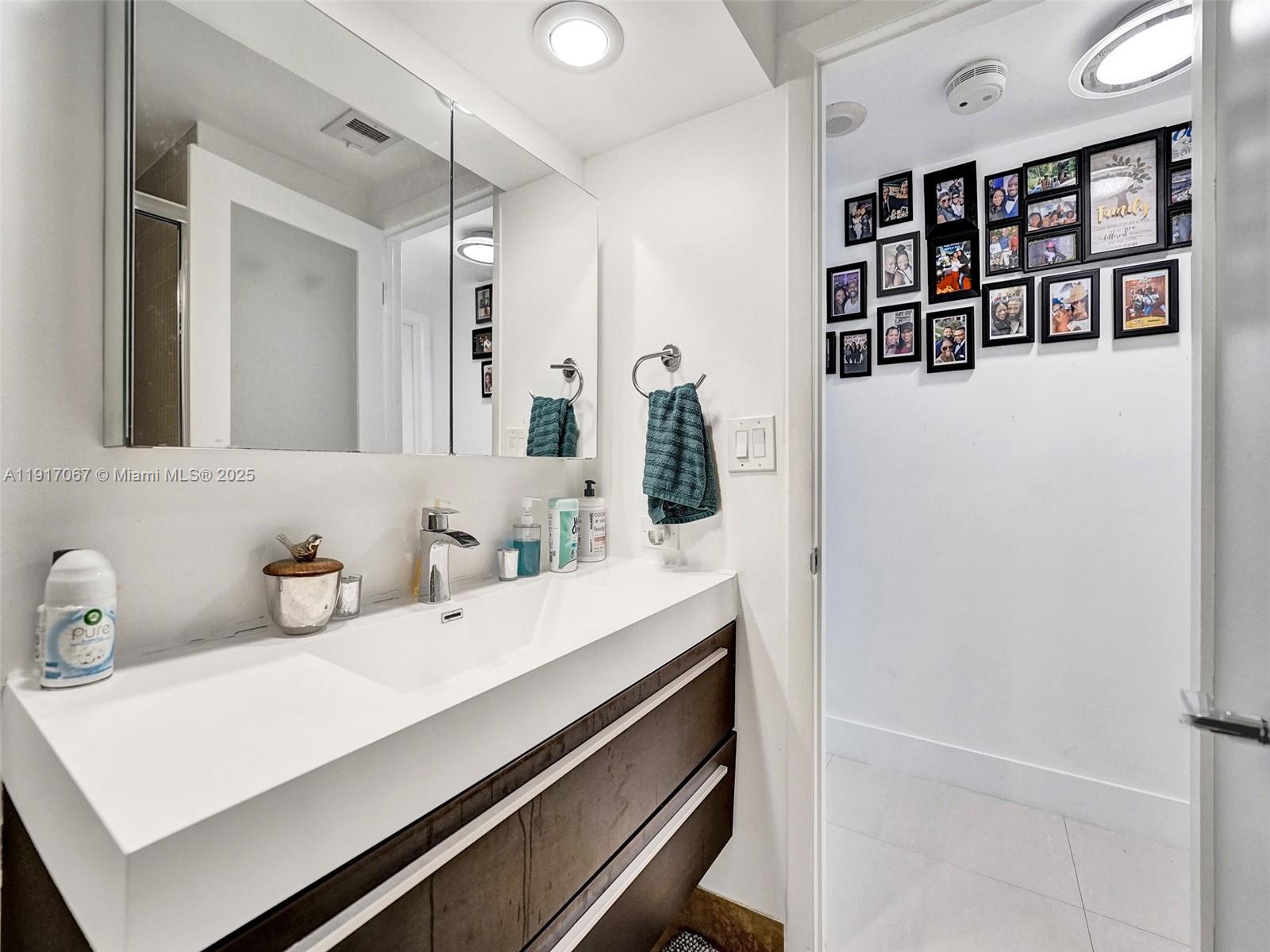 20281 E Country Club Dr #1114, Aventura FL 33180