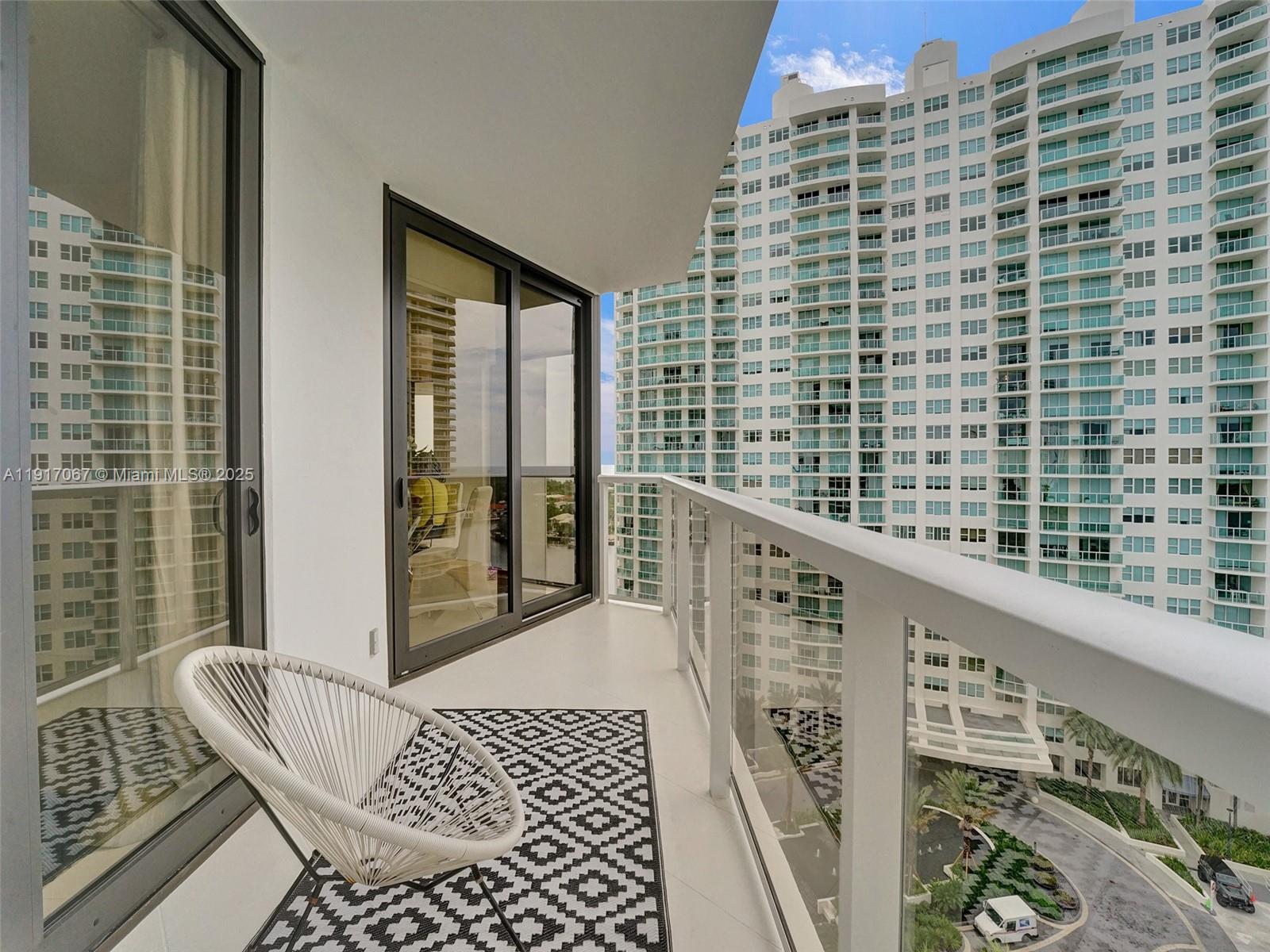 20281 E Country Club Dr #1114, Aventura FL 33180