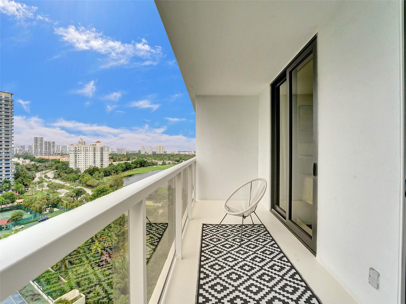 20281 E Country Club Dr #1114, Aventura FL 33180
