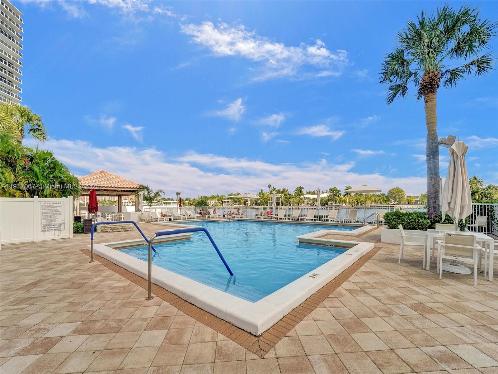 20281 E Country Club Dr #1114, Aventura FL 33180