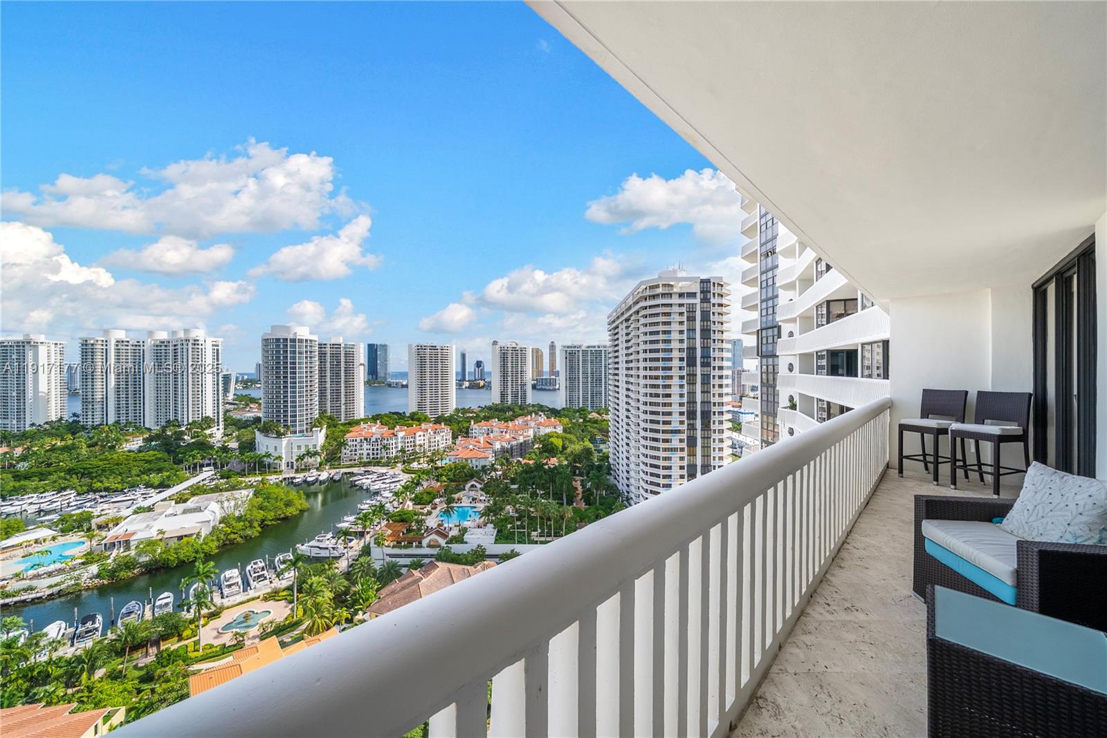 1000 W Island Blvd #2407, Aventura FL 33160