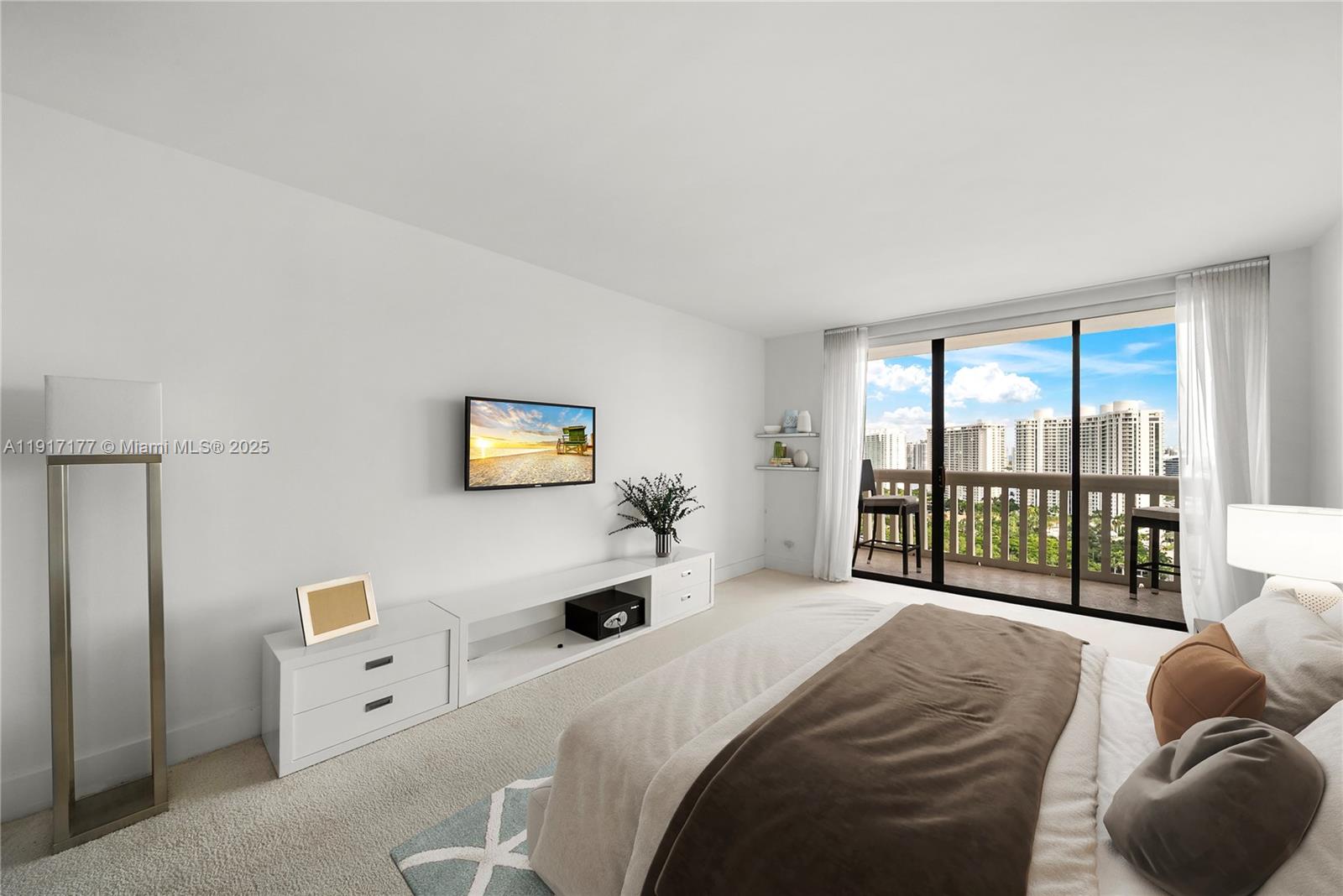 1000 W Island Blvd #2407, Aventura FL 33160