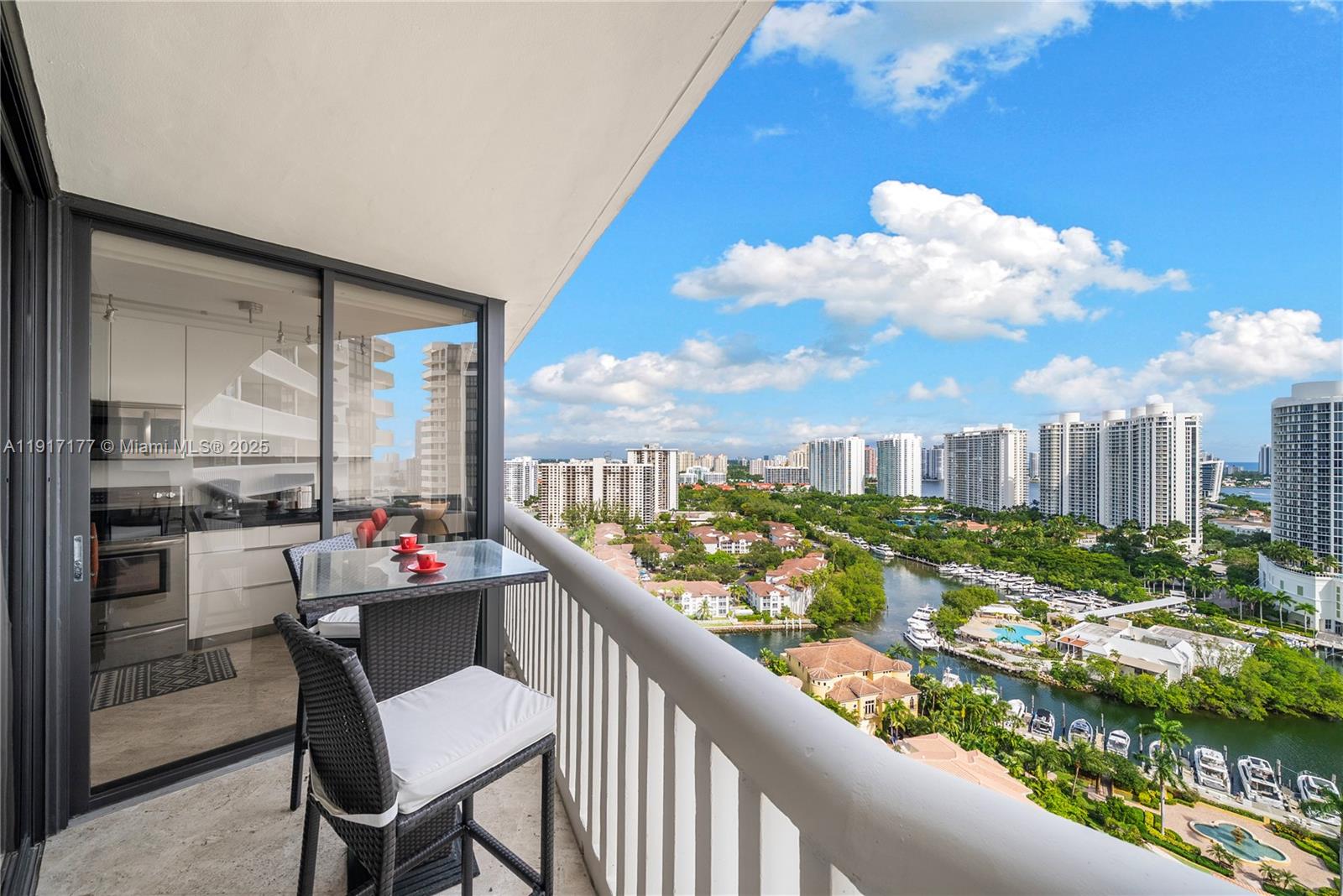 1000 W Island Blvd #2407, Aventura FL 33160