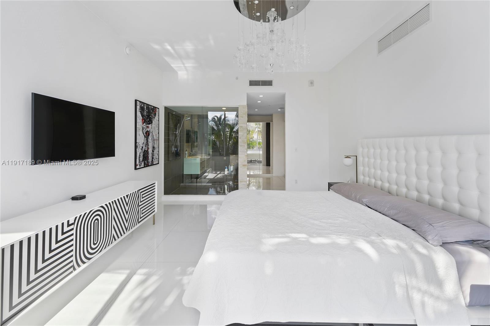 2100 Park Ave #201, Miami Beach FL 33139