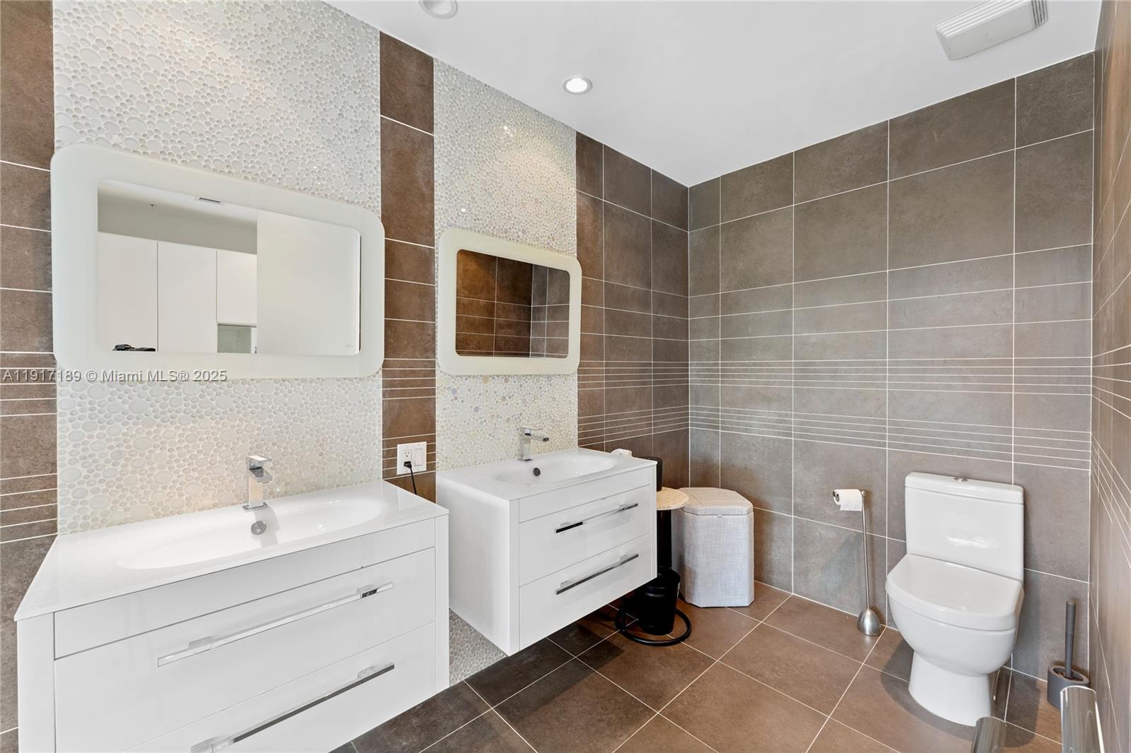 2100 Park Ave #201, Miami Beach FL 33139
