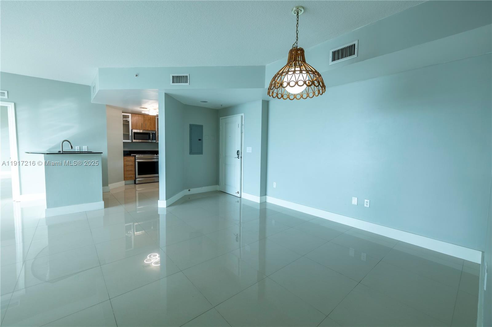 7900 Harbor Island Dr #920, North Bay Village FL 33141