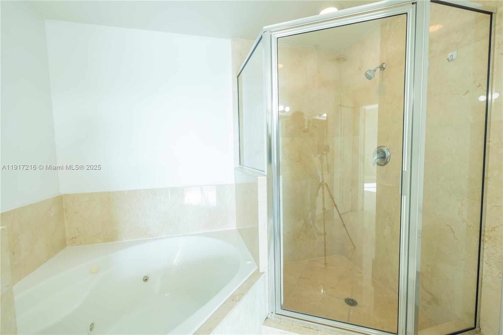 7900 Harbor Island Dr #920, North Bay Village FL 33141