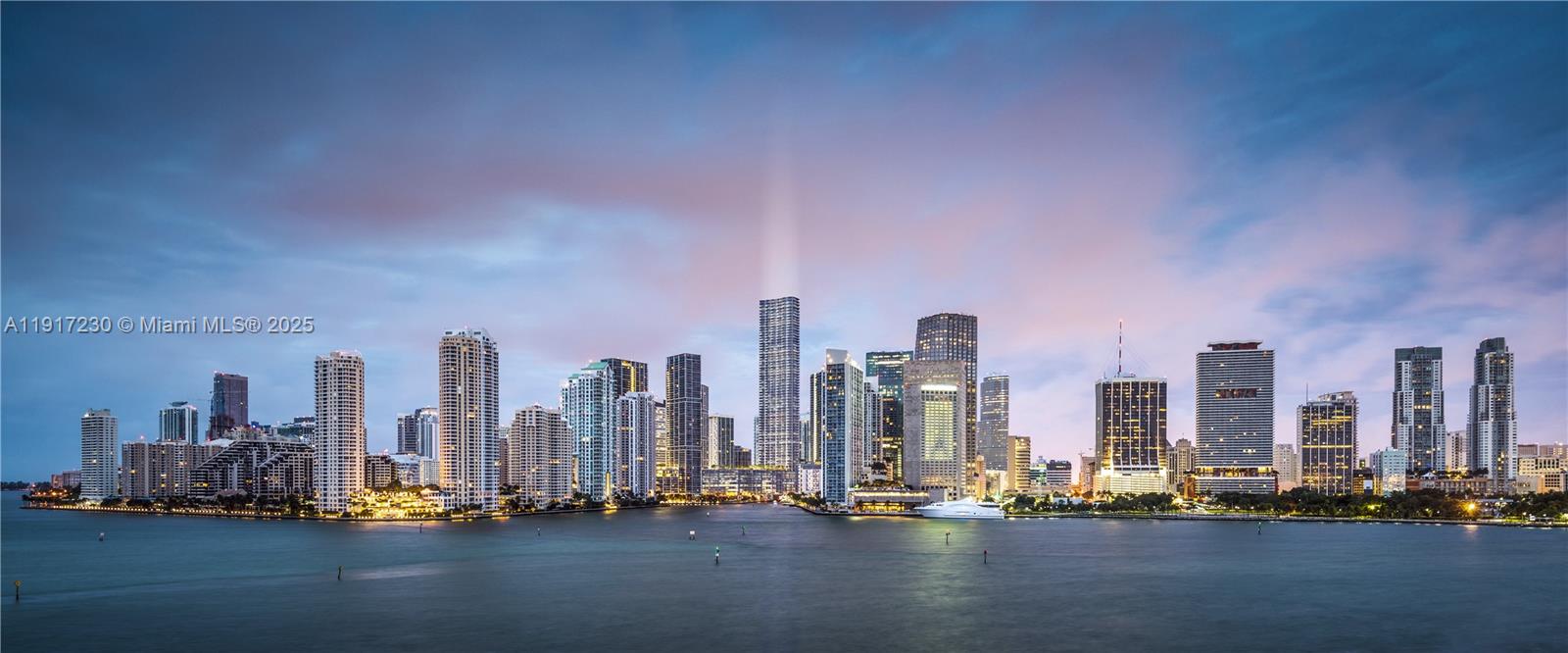 99 SE 5th St #UPH7201, Miami FL 33131
