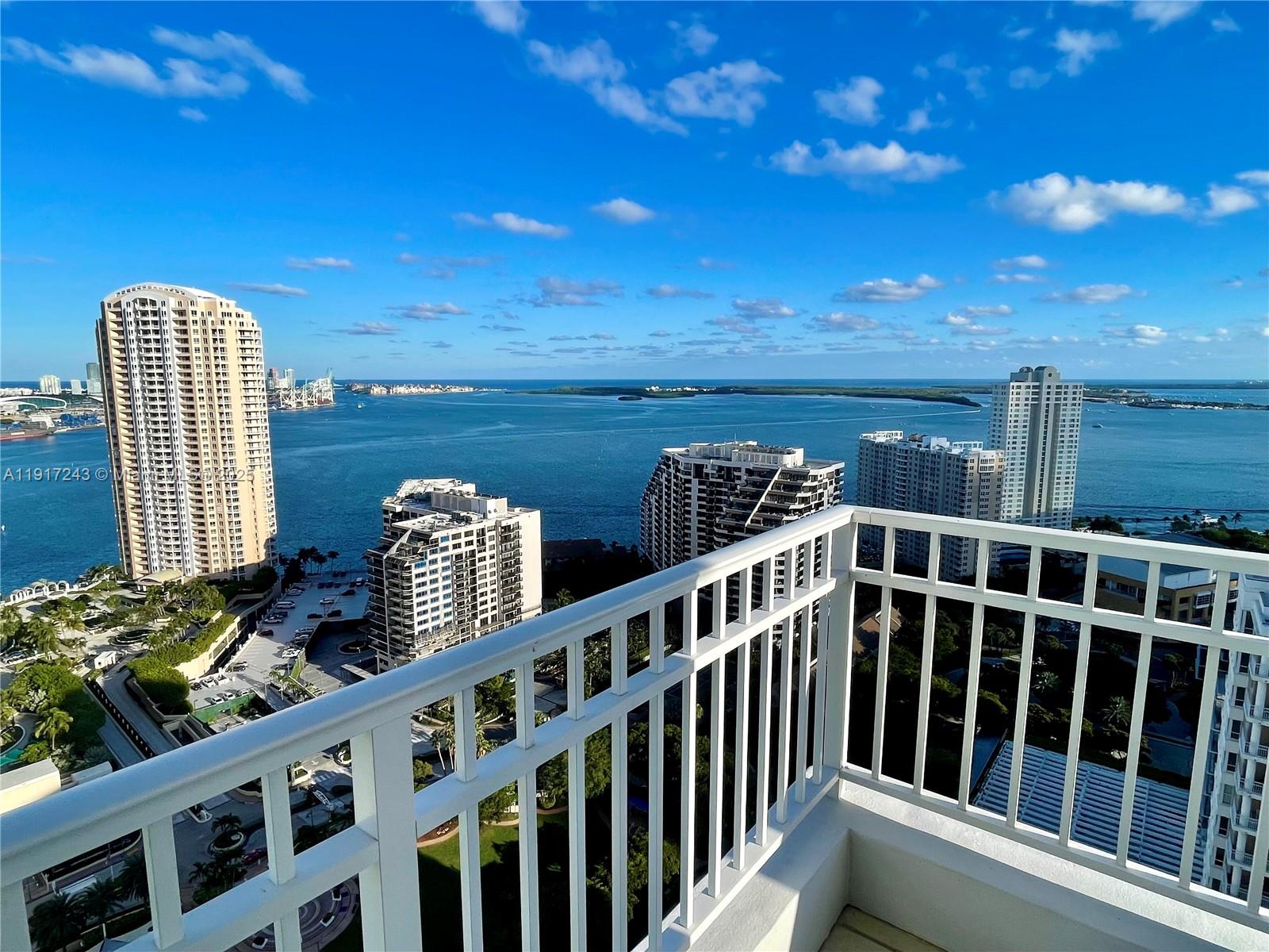 801 Brickell Key Blvd #3211, Miami FL 33131
