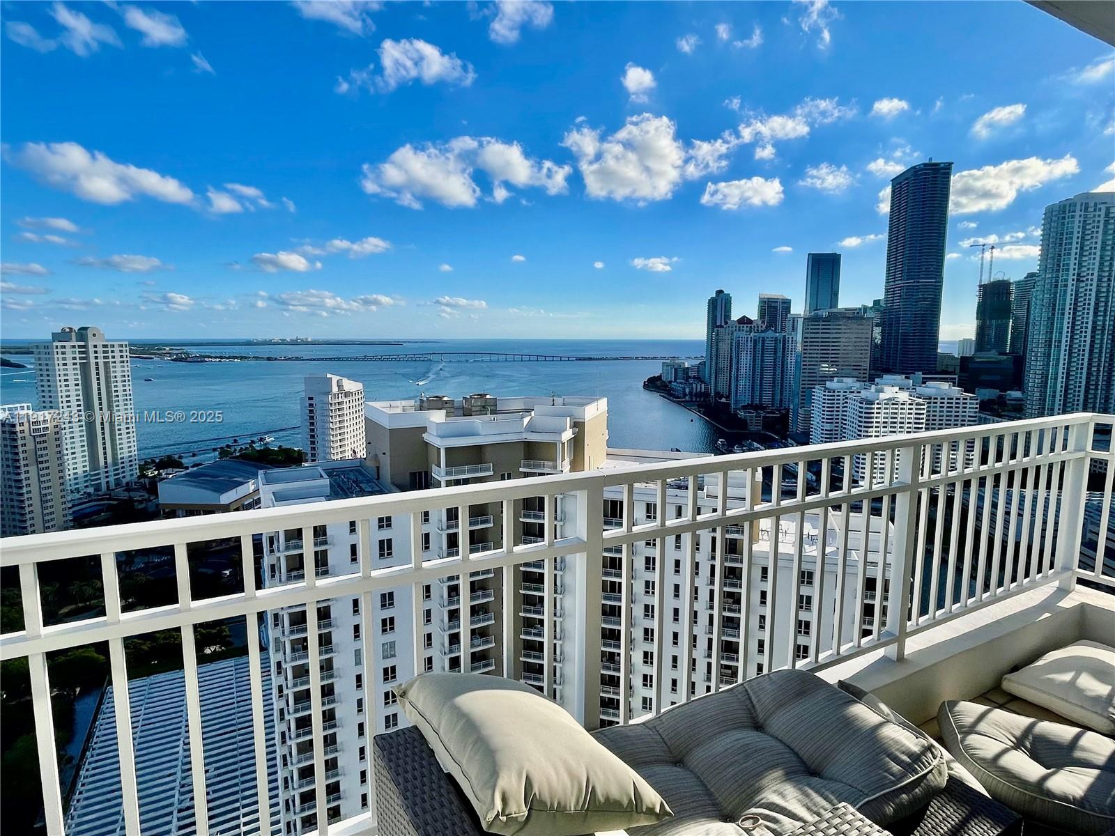 801 Brickell Key Blvd #3211, Miami FL 33131