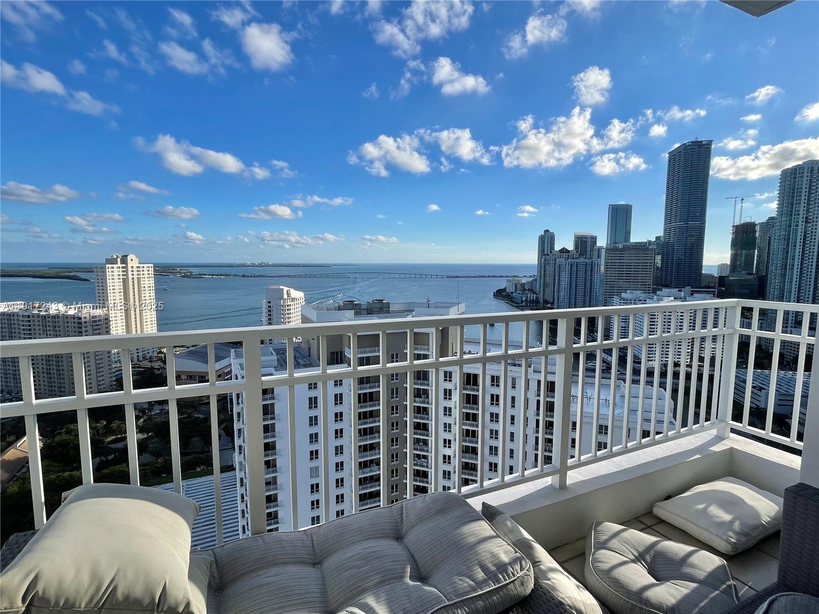 801 Brickell Key Blvd #3211, Miami FL 33131