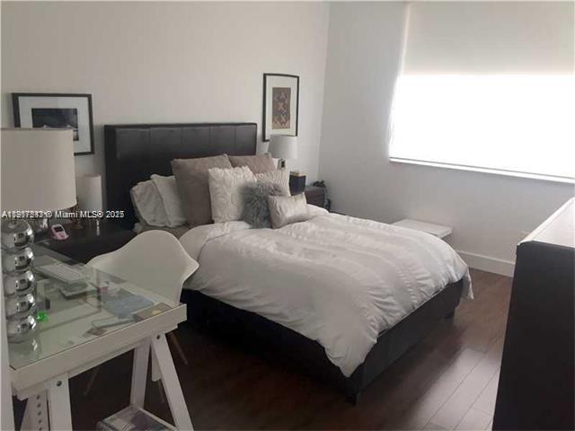 801 Brickell Key Blvd #3211, Miami FL 33131