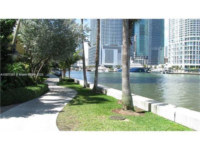 801 Brickell Key Blvd #3211, Miami FL 33131