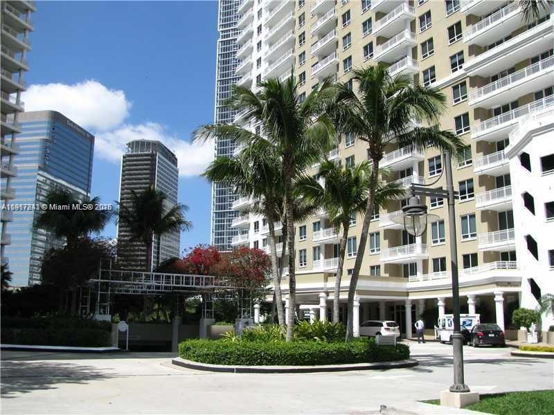 801 Brickell Key Blvd #3211, Miami FL 33131