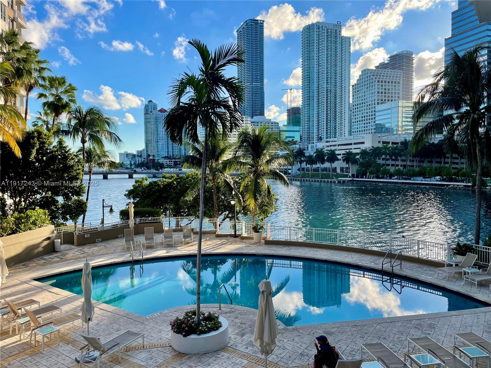 801 Brickell Key Blvd #3211, Miami FL 33131