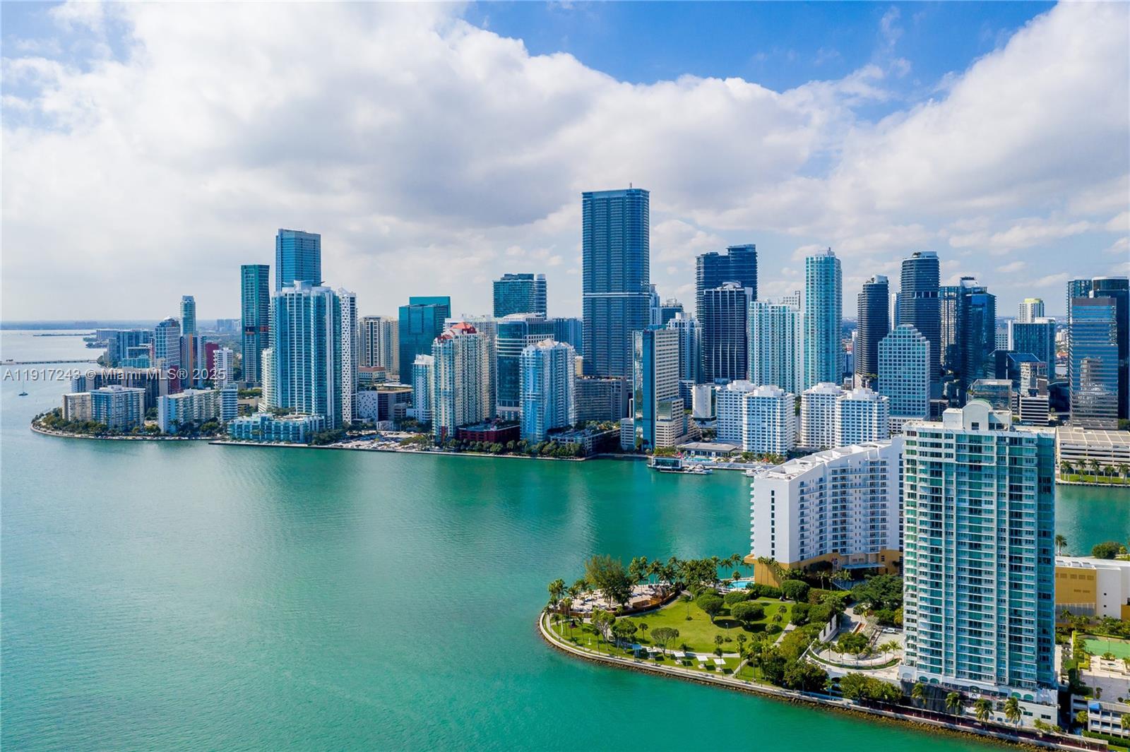 801 Brickell Key Blvd #3211, Miami FL 33131