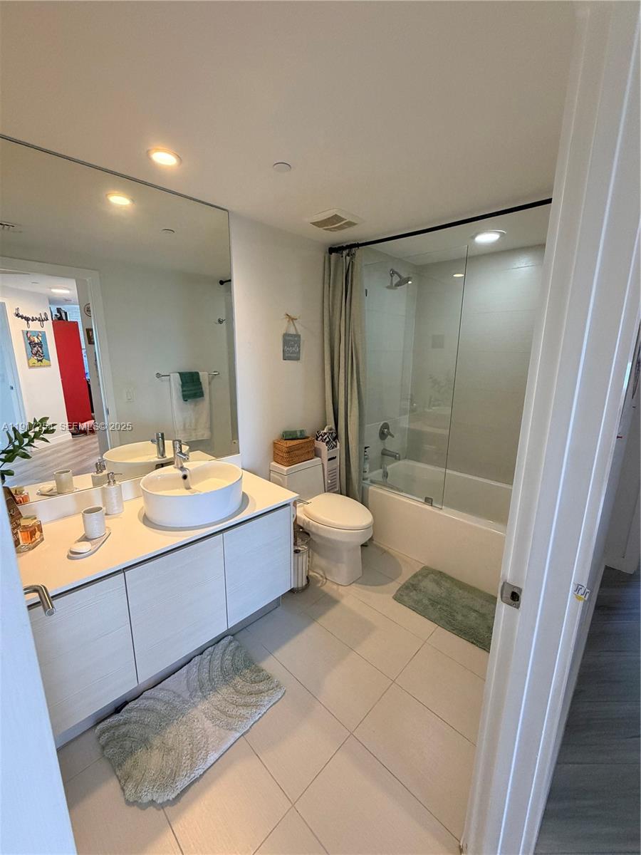 4250 Biscayne Blvd #902, Miami FL 33137