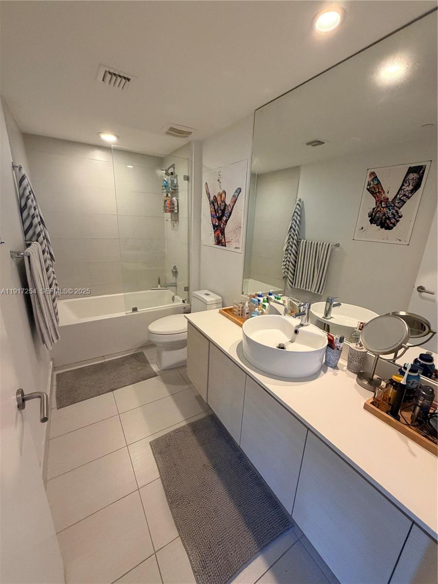 4250 Biscayne Blvd #902, Miami FL 33137