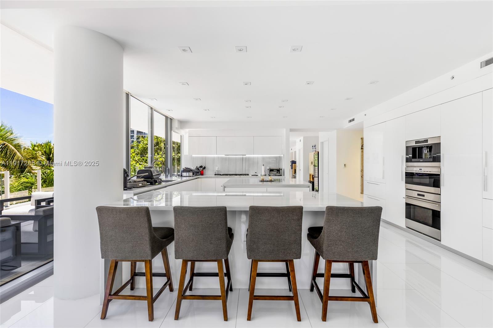 1 Collins Ave #207, Miami Beach FL 33139
