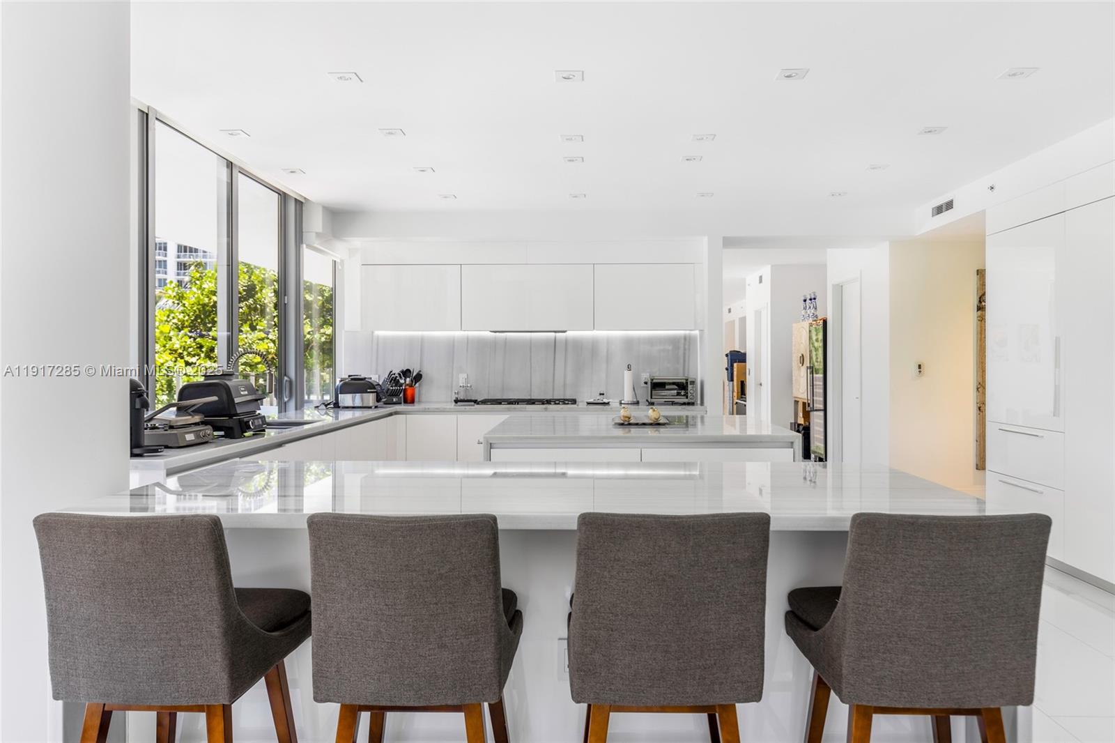 1 Collins Ave #207, Miami Beach FL 33139