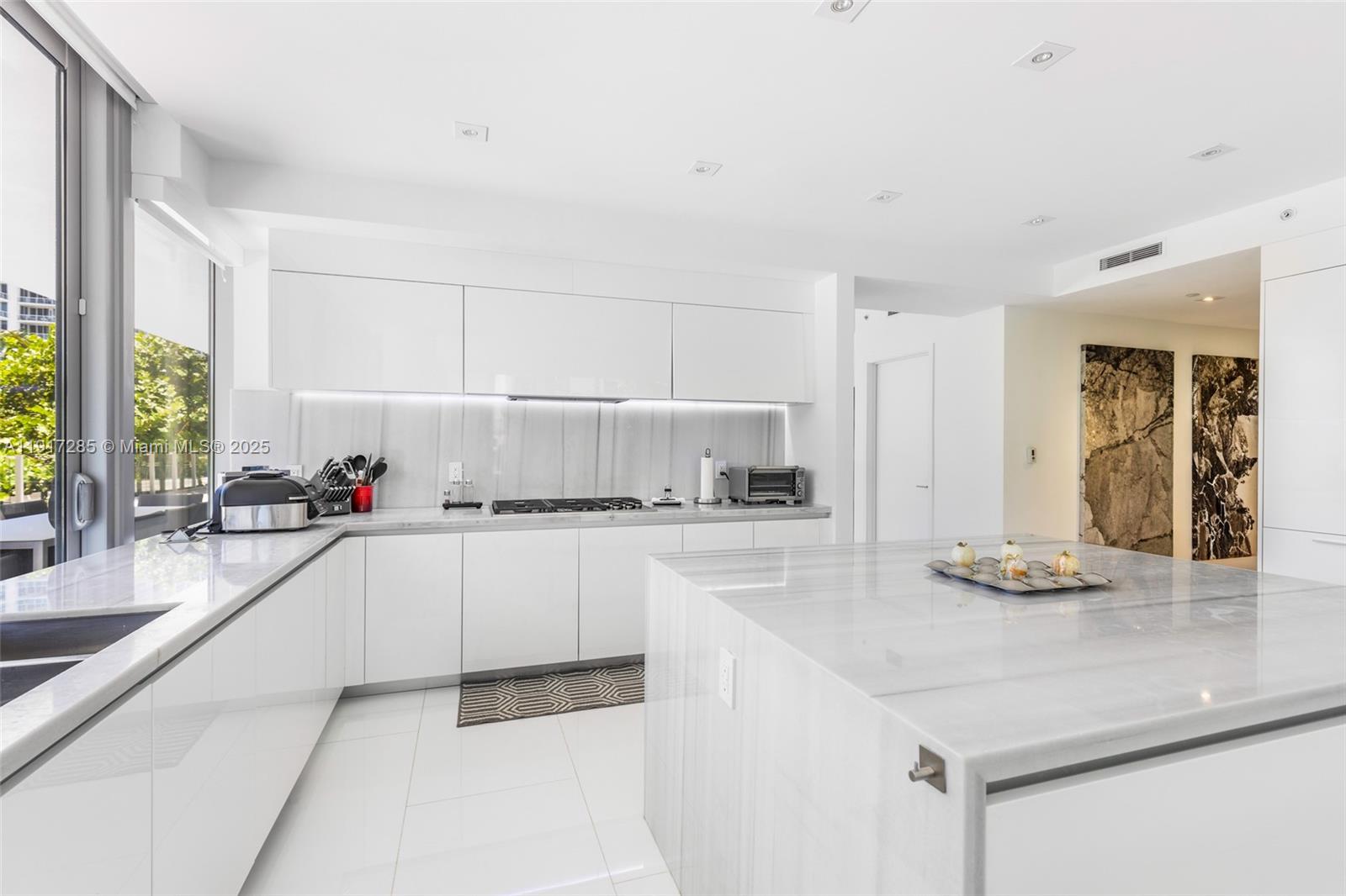 1 Collins Ave #207, Miami Beach FL 33139