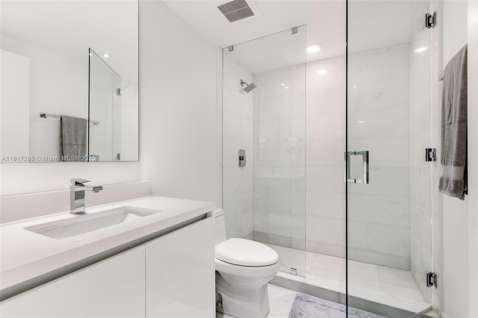 1 Collins Ave #207, Miami Beach FL 33139