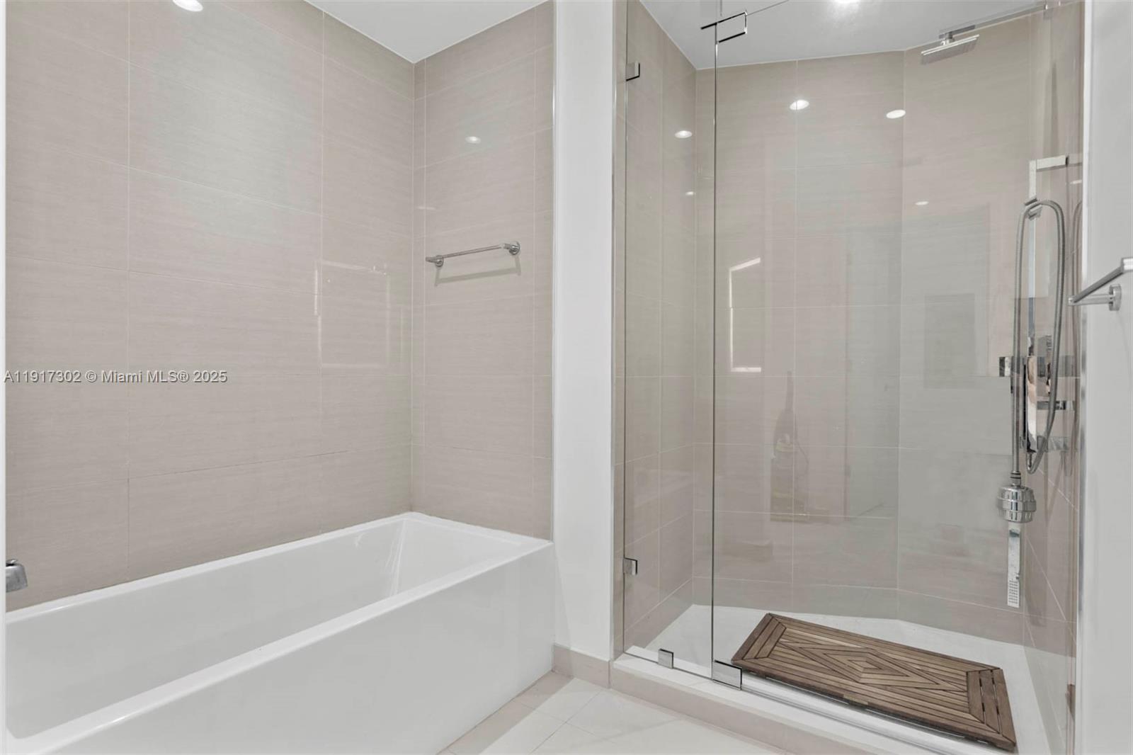 851 NE 1st Ave #300, Miami FL 33132