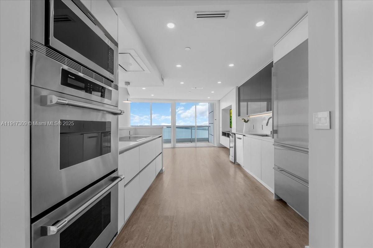2127 Brickell Ave #1701, Miami FL 33129