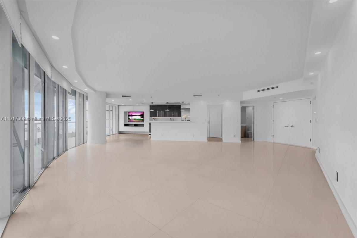 2127 Brickell Ave #1701, Miami FL 33129