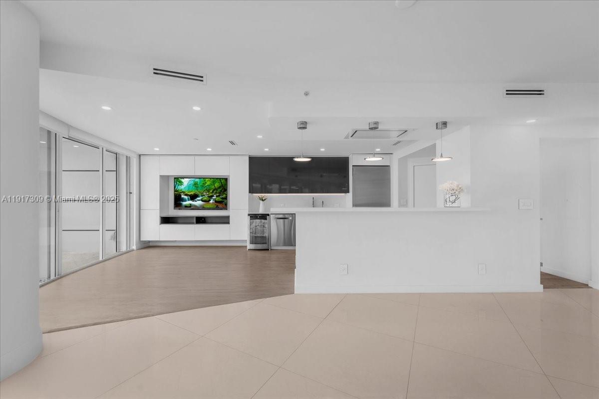 2127 Brickell Ave #1701, Miami FL 33129