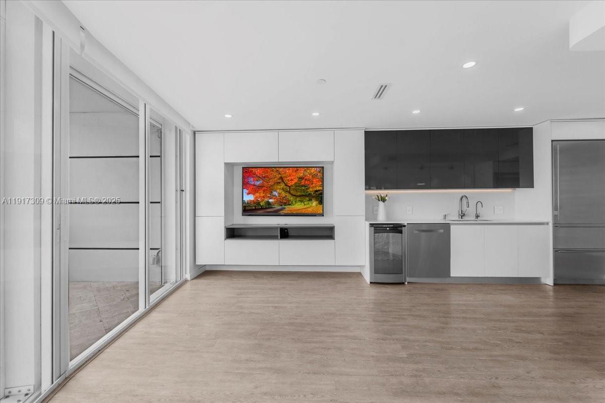 2127 Brickell Ave #1701, Miami FL 33129