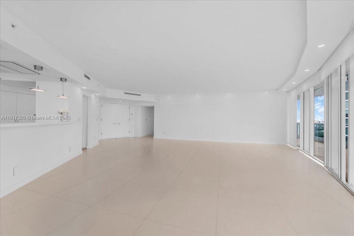 2127 Brickell Ave #1701, Miami FL 33129
